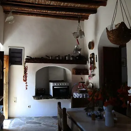 Дом отдыха Authentic 1681 Cycladic Castle-house 